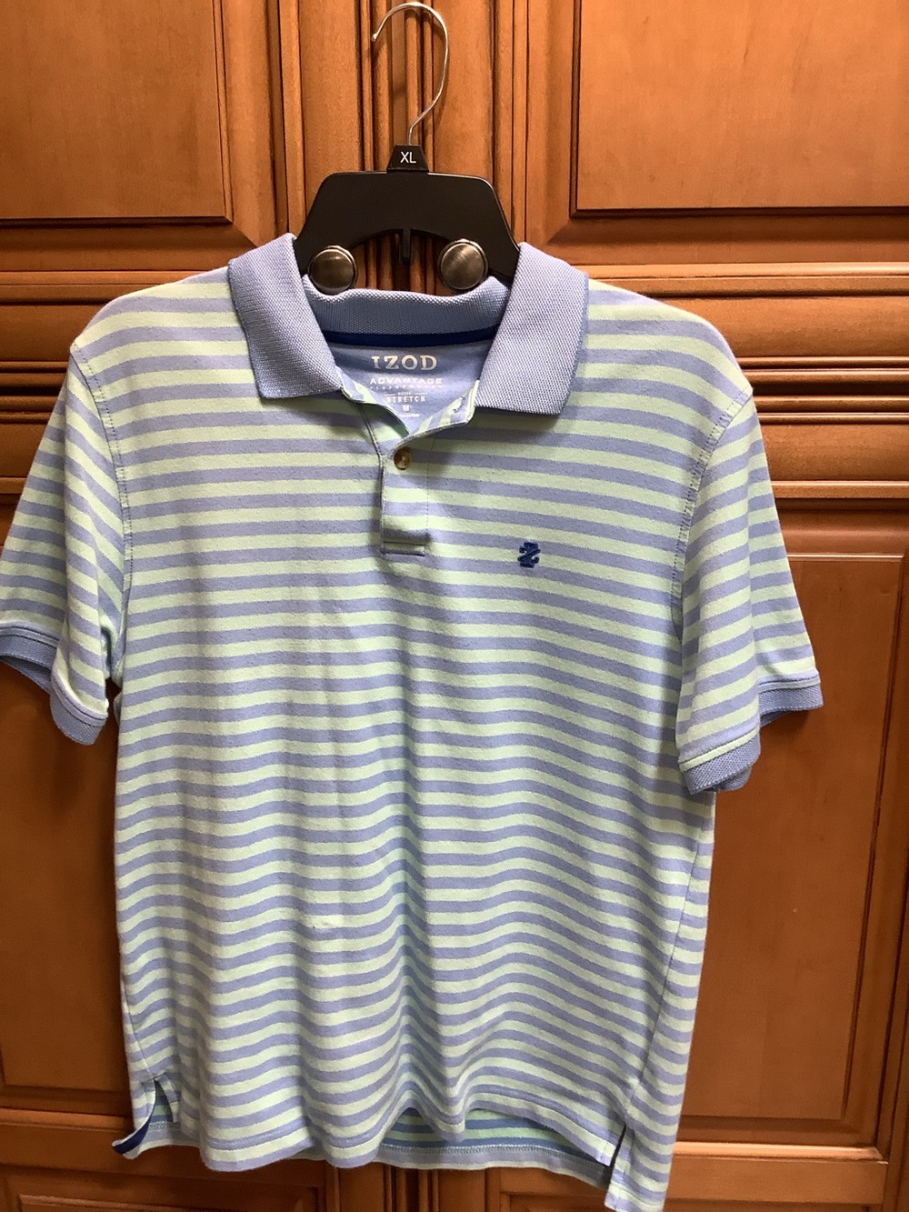 IZOD MEN’S LIGHT BLUE/ MINT GREEN NARROW STRIPED POLO